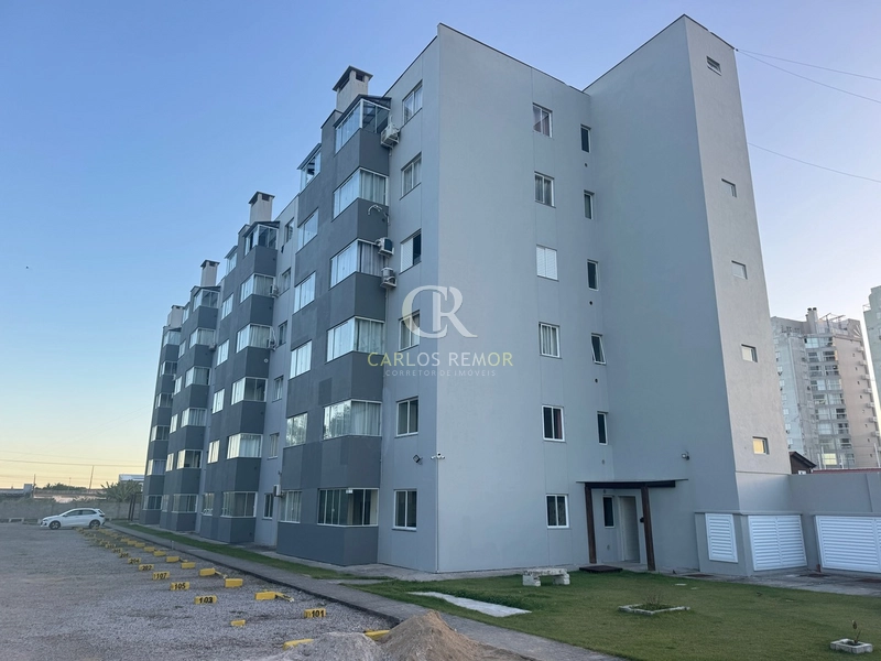 Apartamento 2 quartos semi-mobiliado, Molhes da Barra em Laguna/SC