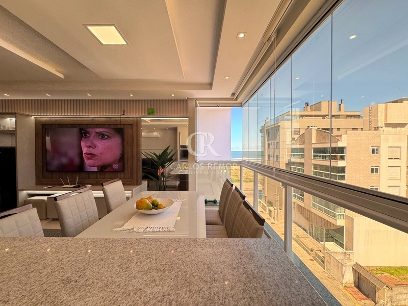 Apartamento Mobiliado com 3 Suítes e Vista Mar a 70m da Praia