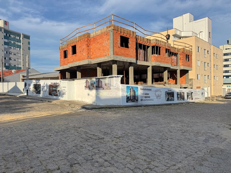 Apto 2 quartos sendo uma suíte no Mar Grosso