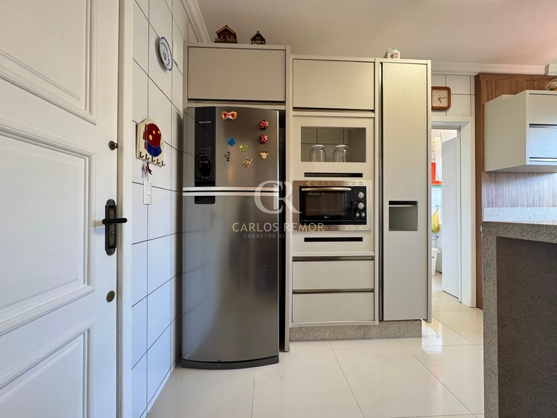 Apartamento Vista-mar 3 Quartos, Dependência e Excelente Posição Solar: 13ª foto da galeria de imagens do imóvel