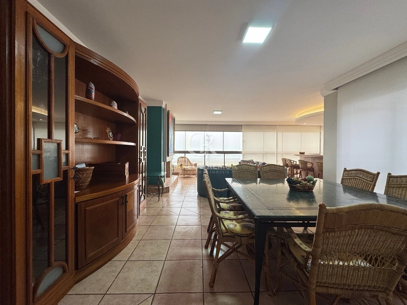 Apto beira mar 4 dorm. a 50m da Praça do Vila: 3ª foto da galeria de imagens do imóvel