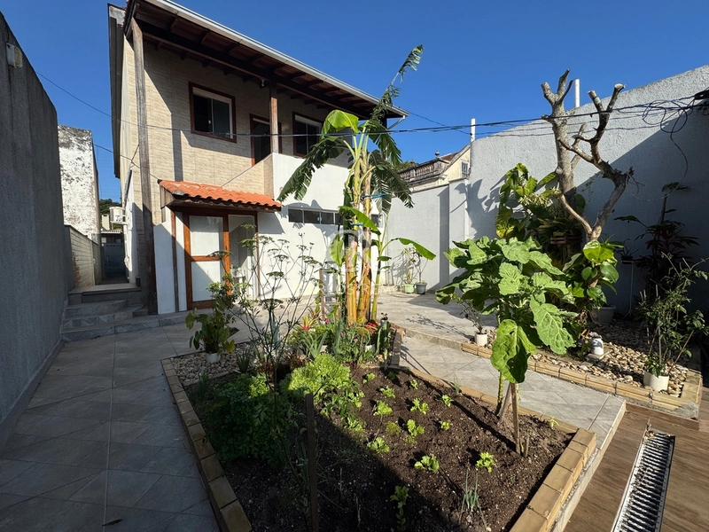 Casa de Dois Andares no Centro Histórico de Laguna/SC - garagem: 25ª foto da galeria de imagens do imóvel