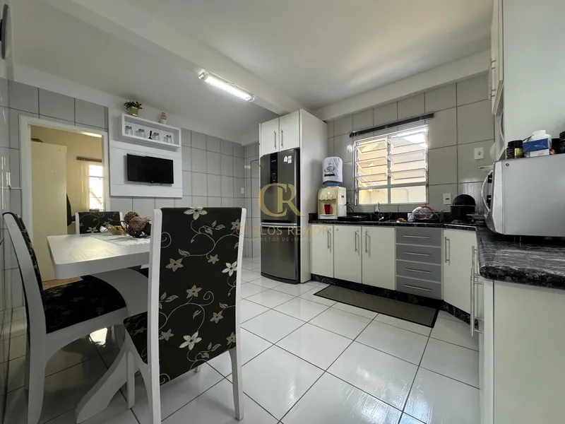 Casa 03 dormitórios de dois andares Progresso: Proximidade a Comércios: 7ª foto da galeria de imagens do imóvel