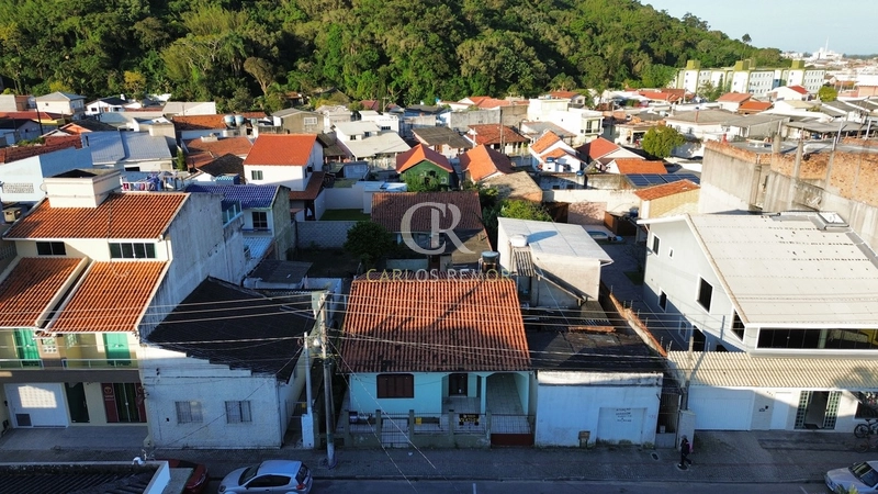 Terreno com Duas Casas na Av. João Pessoa, Bairro Magalhães, Laguna/SC: 2ª foto da galeria de imagens do imóvel