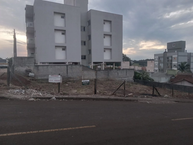 Terreno de Esquina no Bairro Vila Real – Excelente Localização!: 2ª foto da galeria de imagens do imóvel