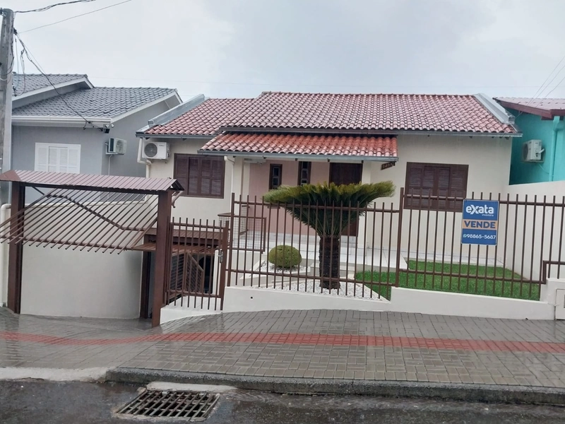 Casa à Venda no Bairro Zan Rosso – Efapi: 1ª foto da galeria de imagens do imóvel