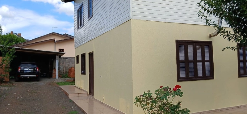 OPORTUNIDADE: Linda Casa de Dois Pisos à Venda em Guatambu/SC: 4ª foto da galeria de imagens do imóvel
