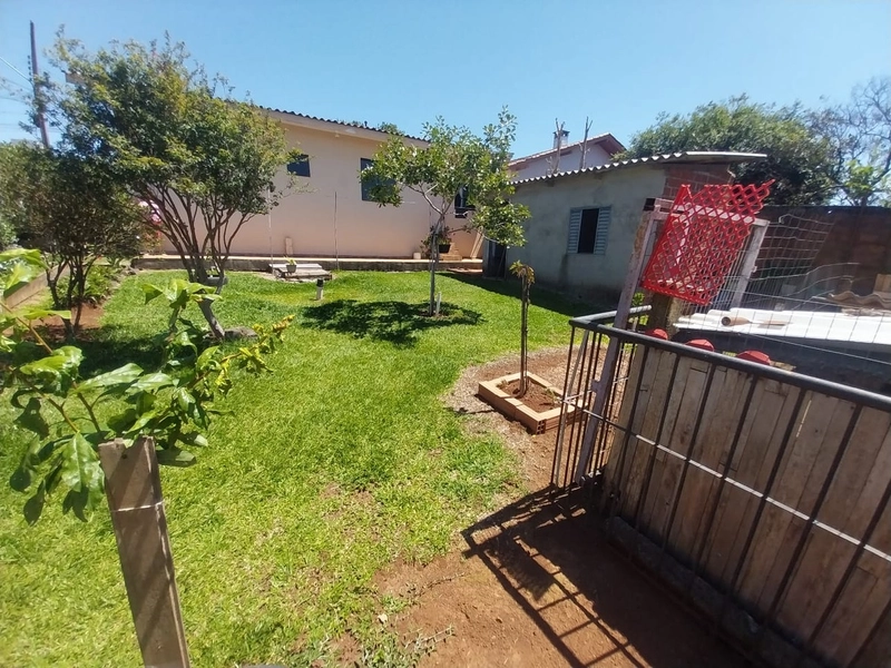 Casa em alvenaria em um terreno de esquina!: 2ª foto da galeria de imagens do imóvel