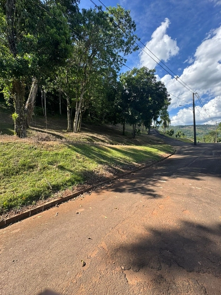 Terreno a Venda no Condomínio “Casas da Montanha” em Chapecó-SC: 3ª foto da galeria de imagens do imóvel