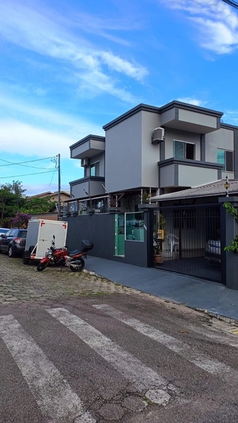SOBRADO MODERNO À VENDA EM BALNEÁRIO CAMBORIÚ/SC: 13ª foto da galeria de imagens do imóvel