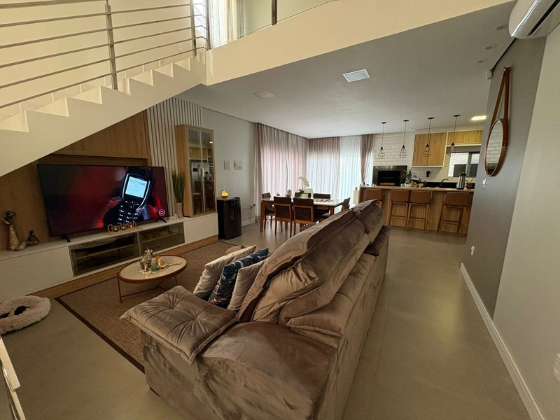 CASA DE ALTO PADRÃO À VENDA – BAIRRO PARAÍSO | CHAPECÓ/SC: 2ª foto da galeria de imagens do imóvel