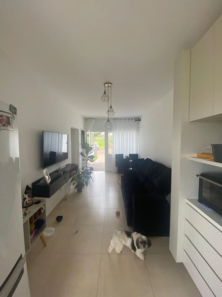 VENDE-SE CASA GEMINADA SEMI MOBILIADA COM PISCINA – VEDERTI / CHAPECÓ/: 3ª foto da galeria de imagens do imóvel