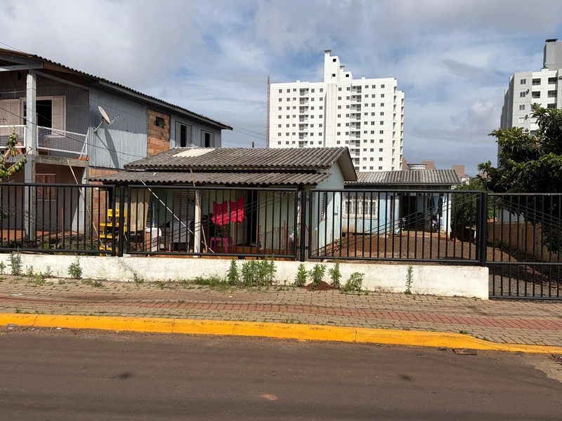 TERRENO COM 2 CASAS À VENDA – BAIRRO PINHEIRINHO | CHAPECÓ/SC: 2ª foto da galeria de imagens do imóvel