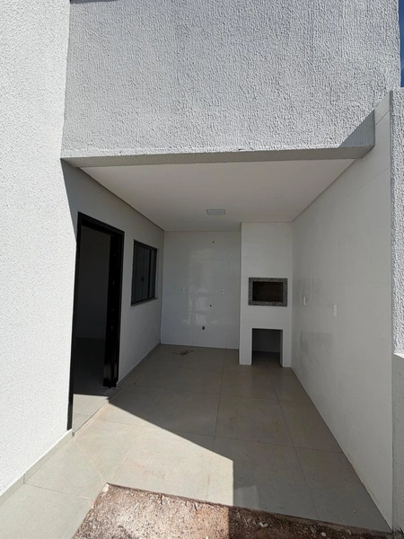 CASA GEMINADA DE ESQUINA À VENDA - BAIRRO  EFAPI – CHAPECÓ/SC: 3ª foto da galeria de imagens do imóvel
