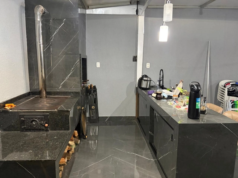 CASA DE ALTO PADRÃO À VENDA – BAIRRO ARARAS – CHAPECÓ/SC: 9ª foto da galeria de imagens do imóvel