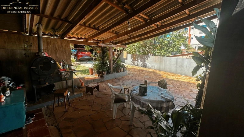 IMÓVEL MISTO COM PISCINA: 4ª foto da galeria de imagens do imóvel