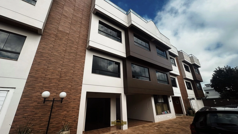ALUGA-SE TRIPLEX: 1ª foto da galeria de imagens do imóvel