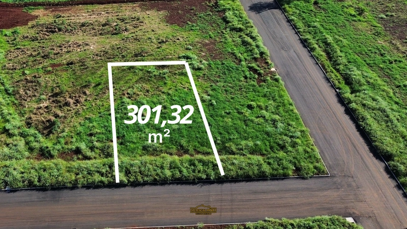 TERRENO À VENDA: 1ª foto da galeria de imagens do imóvel