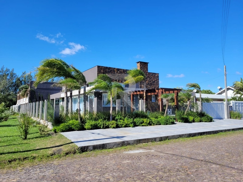 Casa em Atlântida: 3ª foto da galeria de imagens do imóvel