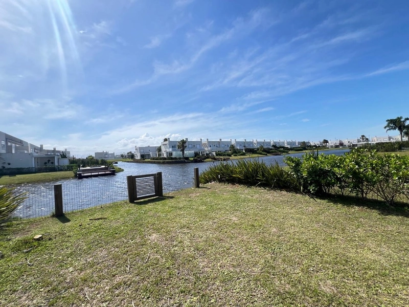 Sobrado à beira lago!: 4ª foto da galeria de imagens do imóvel