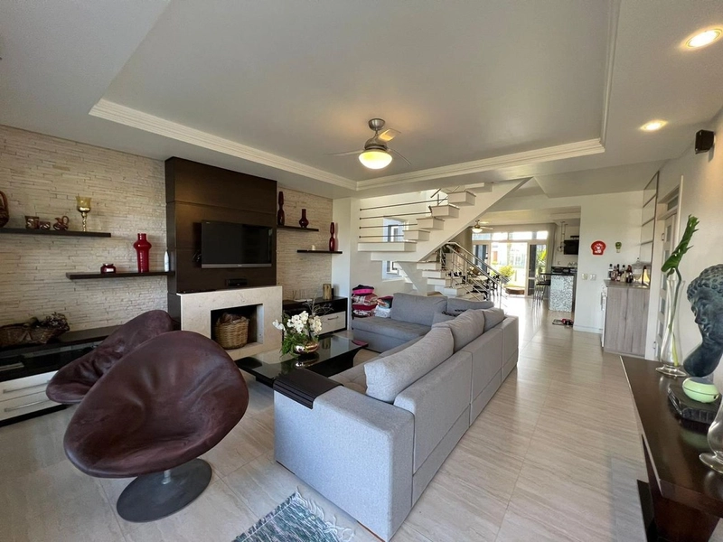 CASA FUNDOS ÁREA VERDE CONDOMINIO RIVIERA!: 2ª foto da galeria de imagens do imóvel