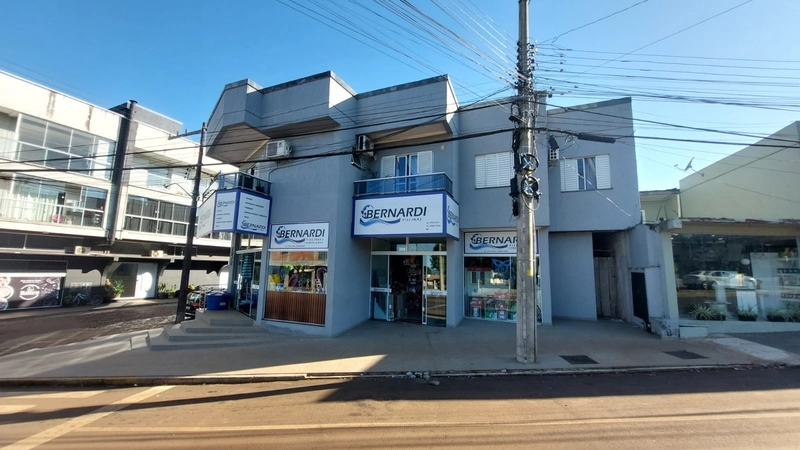 VENDE-SE PRÉDIO COM SALAS COMERCIAIS E APARTAMENTO: 2ª foto da galeria de imagens do imóvel