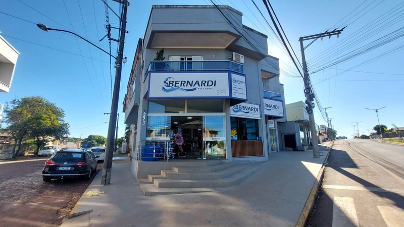 VENDE-SE PRÉDIO COM SALAS COMERCIAIS E APARTAMENTO: 1ª foto da galeria de imagens do imóvel