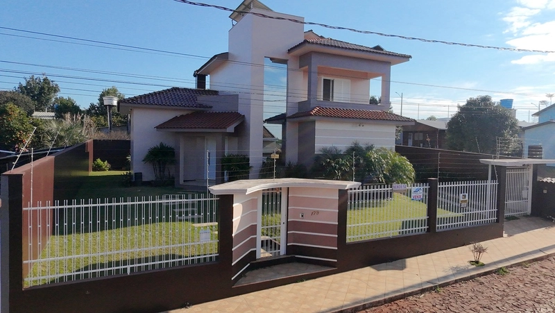 LINDO SOBRADO COM 3 DORMITÓRIO SEBERI!!