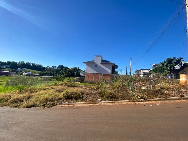VENDE-SE TERRENO: 3ª foto da galeria de imagens do imóvel
