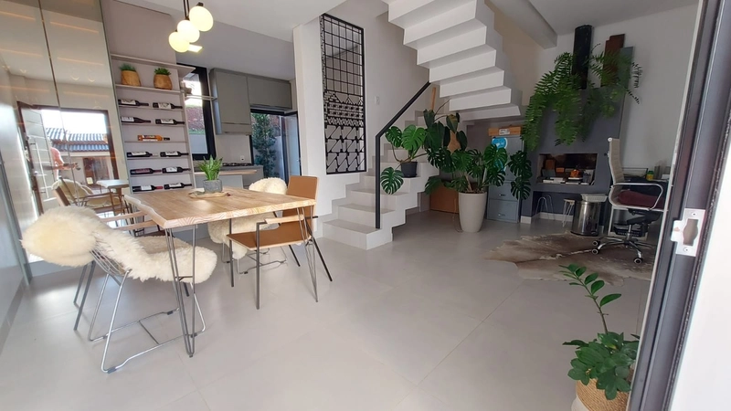 SOBRADO A VENDA NO CENTRO DE SEBERI - MOBILIADO E DECORADO: 3ª foto da galeria de imagens do imóvel