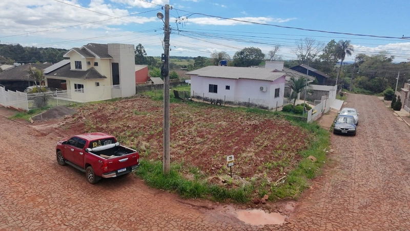 VENDE-SE TERRENO DE ESQUINA: 8ª foto da galeria de imagens do imóvel
