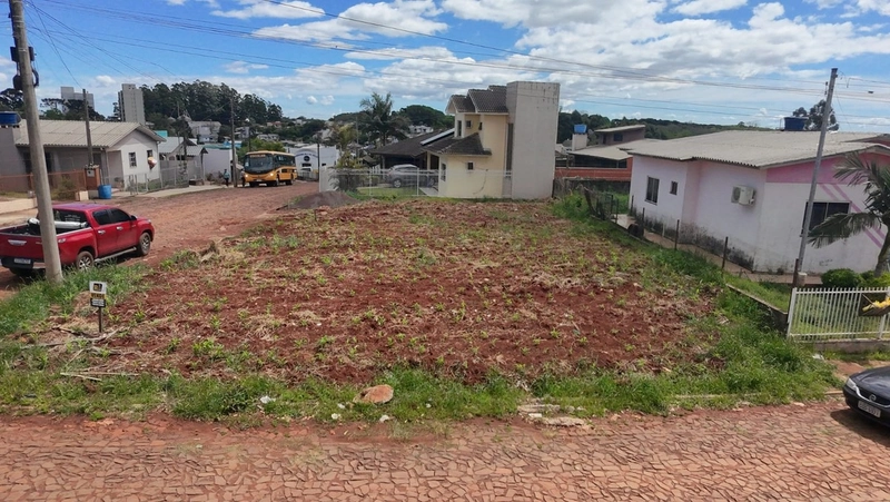 VENDE-SE TERRENO DE ESQUINA: 7ª foto da galeria de imagens do imóvel