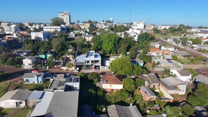 VENDE-SE TERRENO NO CENTRO: 5ª foto da galeria de imagens do imóvel