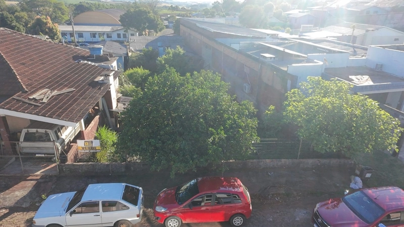 VENDE-SE TERRENO NO CENTRO