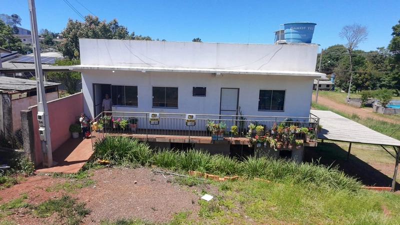 VENDE-SE PRÉDIO EM SEBERI