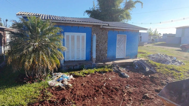 VENDE-SE CASA EM PROCESSO DE REFORMA: 5ª foto da galeria de imagens do imóvel