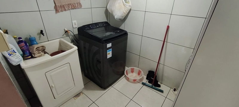 VENDE-SE CASA DE ESQUINA!!: 4ª foto da galeria de imagens do imóvel