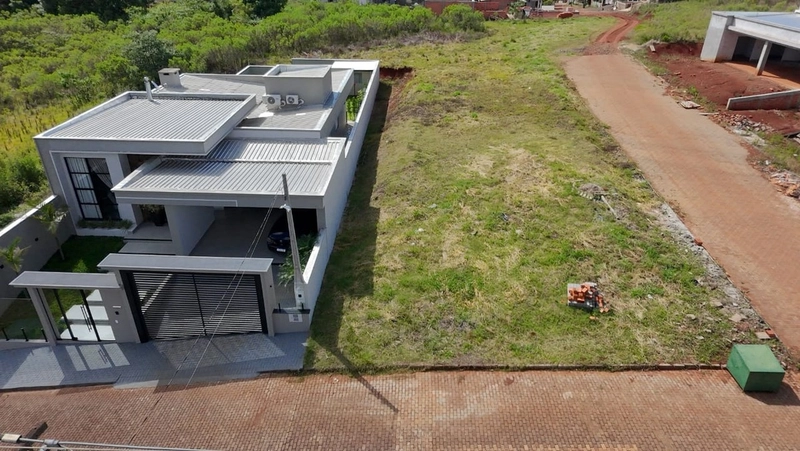 VENDE-SE TERRENO!: 3ª foto da galeria de imagens do imóvel