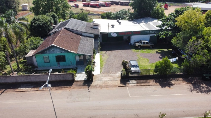 VENDE-SE CASA NA ENTRADA DA CIDADE