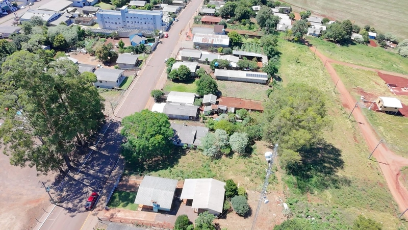 VENDE-SE AMPLO TERRENO EM SEBERI