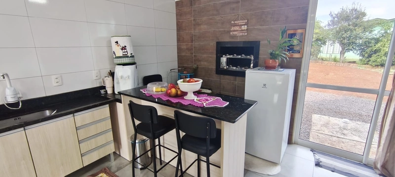 VENDE-SE CASA: 3ª foto da galeria de imagens do imóvel