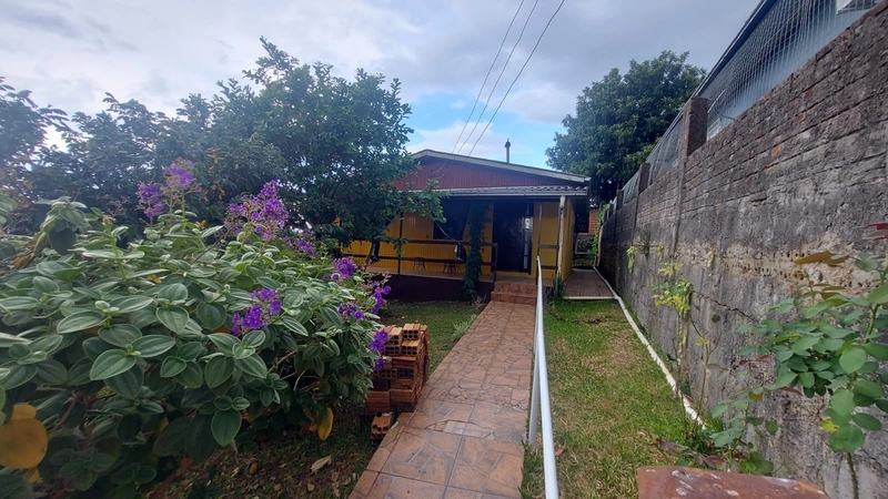 VENDE-SE CASA PRÓXIMO DO CENTRO