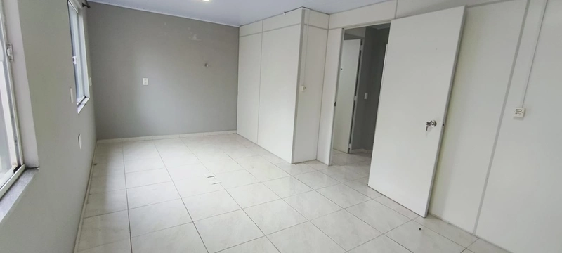 ALUGA-SE SALA COMERCIAL: 4ª foto da galeria de imagens do imóvel