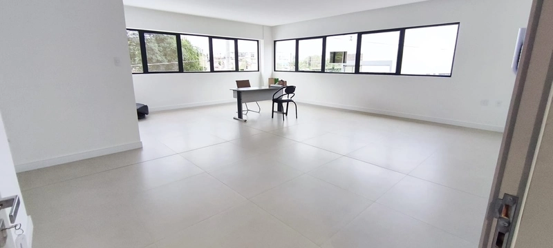 VENDE-SE SALA COMERCIAL NO CENTRO DE SEBERI