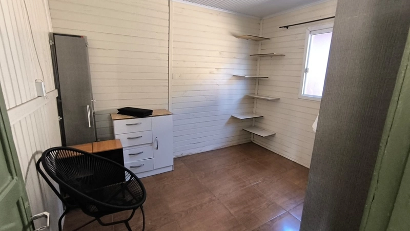 ALUGA-SE CASA SEMIMOBILIADA: 2ª foto da galeria de imagens do imóvel