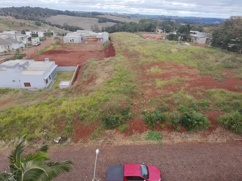 VENDE-SE TERRENO: 1ª foto da galeria de imagens do imóvel