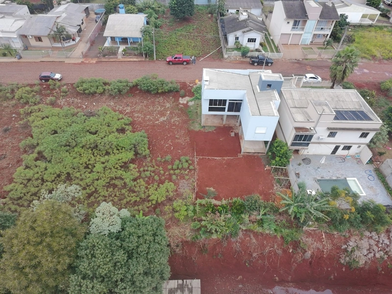 VENDE-SE TERRENO COM 420M² DE ÁREA TOTAL!: 3ª foto da galeria de imagens do imóvel