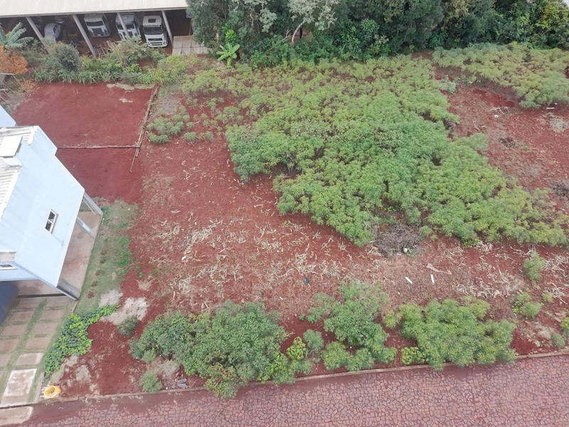 VENDE-SE TERRENO COM 420M² DE ÁREA TOTAL!: 2ª foto da galeria de imagens do imóvel