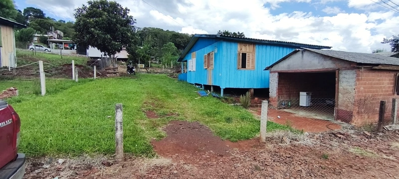 ALUGA-SE CASA DE MADEIRA: 2ª foto da galeria de imagens do imóvel