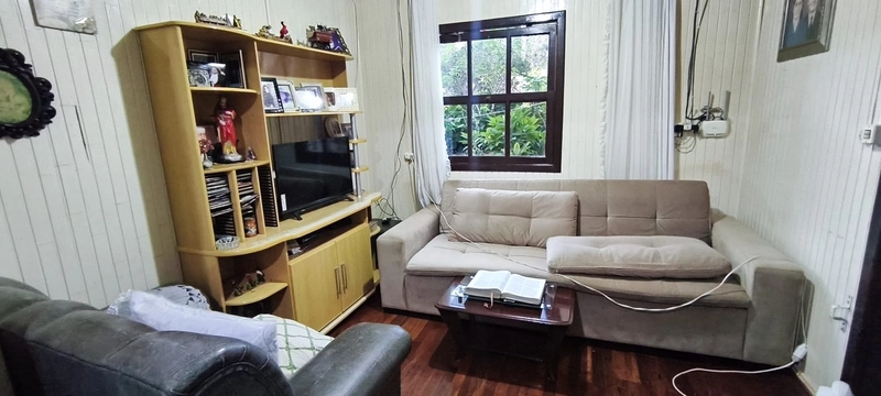 VENDE-SE CASA COM ÓTIMA LOCALIZAÇÃO!: 3ª foto da galeria de imagens do imóvel